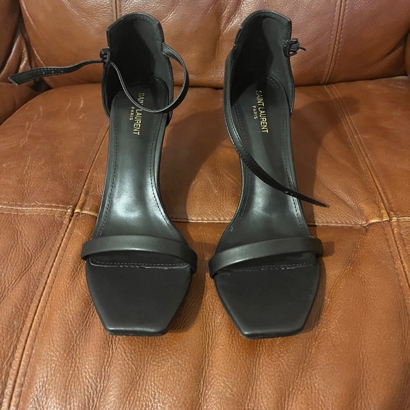 YSL Heels - Picture 8 of 9